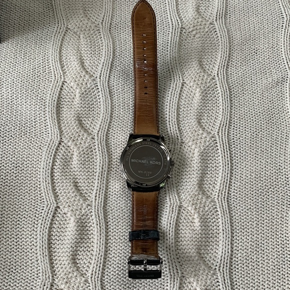 Michael Kors Genuine Leather Watch Men’s - Picture 4 of 8